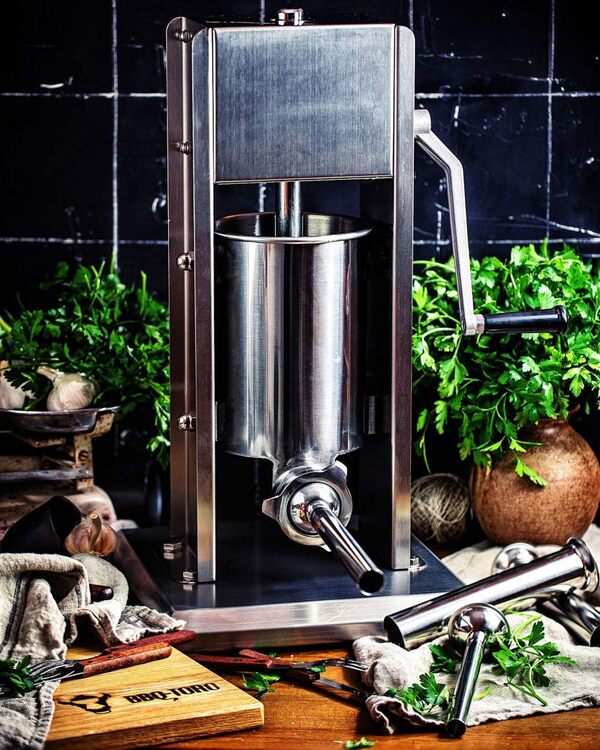 Zelsius Remplisseur professionnel de saucisses en acier inoxydable + quatre tubes de remplissage différents | Presse à saucisses, machine à saucisses avec boîte de vitesses (10 litres, Argent)