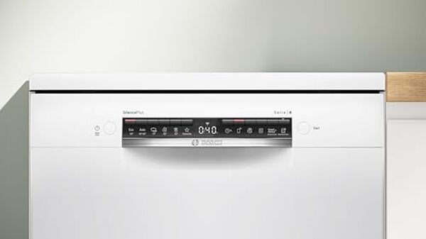 Découvrez notre test complet du lave-vaisselle Bosch série 4 SMS4EMW01F blanc : performances, design et caractéristiques exemplaires pour une vaisselle impeccable.