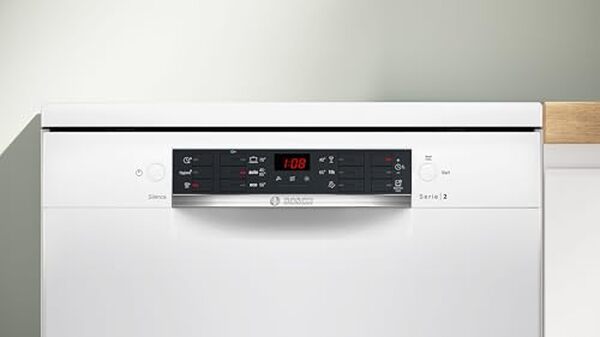 Découvrez notre test complet du lave-vaisselle Bosch SMS26AW01F : performance, autonomie et design élégant au service de votre quotidien.