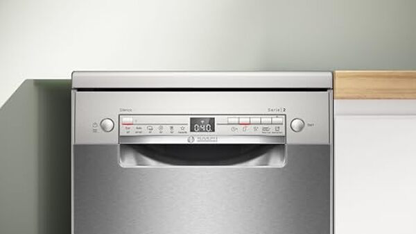 Découvrez notre test détaillé du lave-vaisselle Bosch SPS2HKI58E : performance, compacité et capacité de 10 couverts pour un usage optimal dans votre cuisine