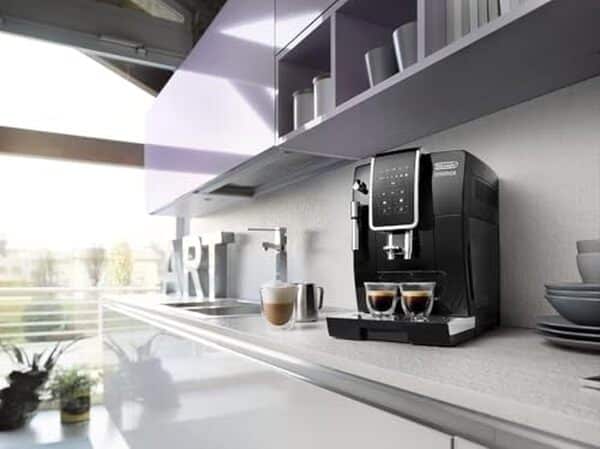 Découvrez notre test détaillé de la machine à café De'Longhi Dinamica ECAM350.15.B : fonctionnalités, performance et goût du café pour un choix éclairé